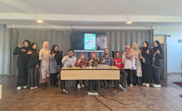 Dosen UMM bersama Guru SMP Muhammadiyah 8 kota Batu