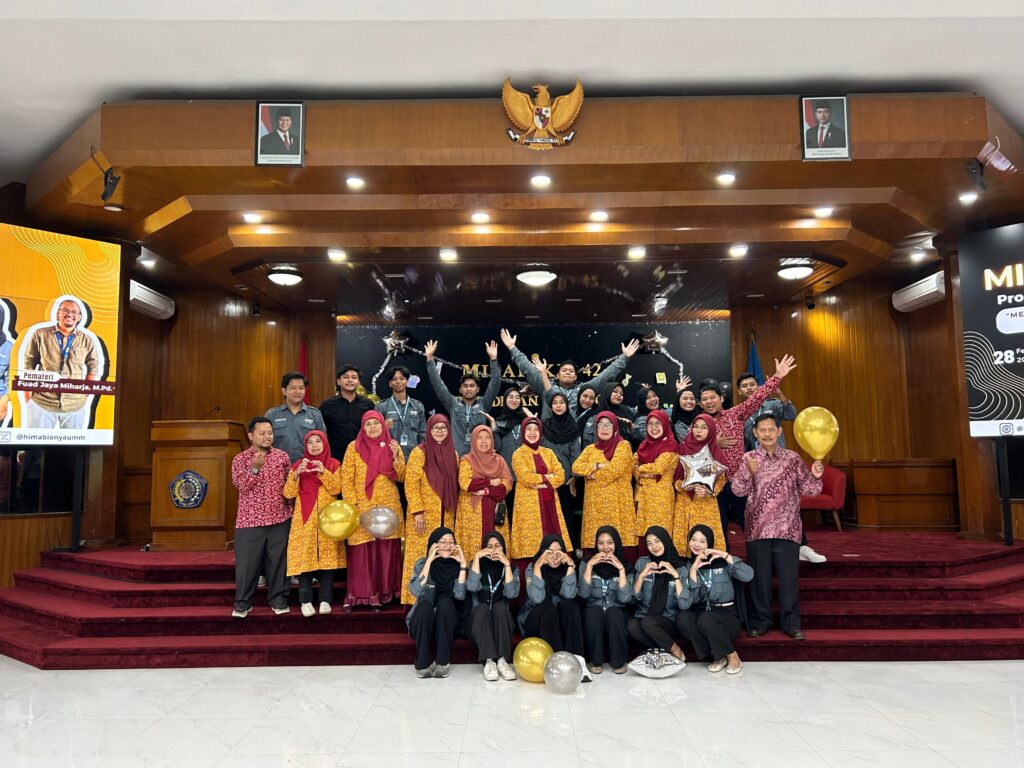 Beberapa dosen PBIO UMM bersama mahasiswa angkatan 2024