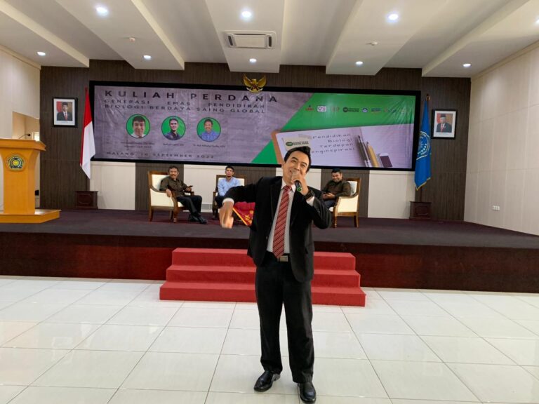 Muhammad Masyhur, S.Pd., S.Kep.,M.Biomed atraktif menguraikan edupreneurship di hadapan 250 mahasiswa