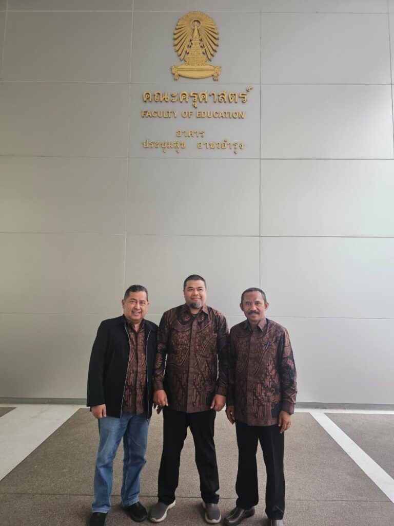 Tim peneliti dari kiri ke kanan, Prof. Abdulkadir, Husamah, dan Prof. Atok